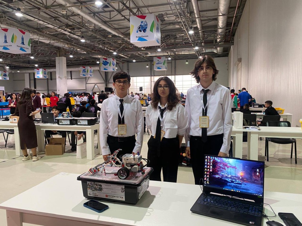 Paytaxt məktəbliləri SAF 2025-də